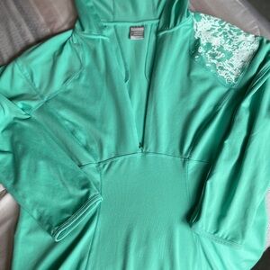 Girls Nike Teal Hoodie half-zip